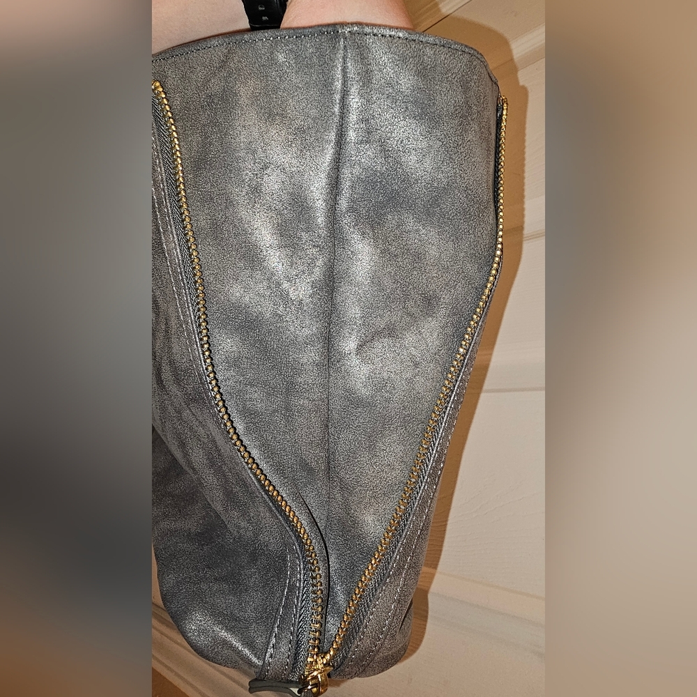 EUC Gray Women's Handbag - Faux Leather - Picture 9 of 15